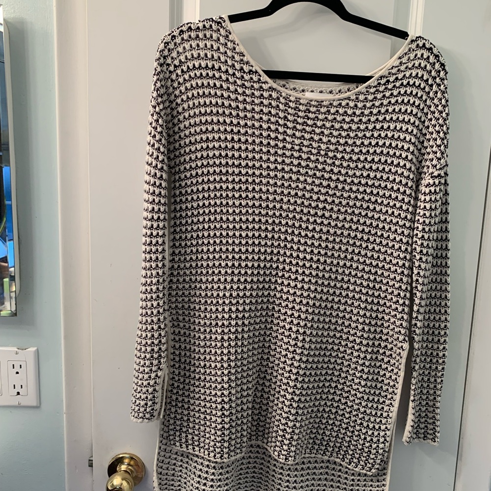 Wilfred ladies Small long sleeve sweater with silk and cashmere.